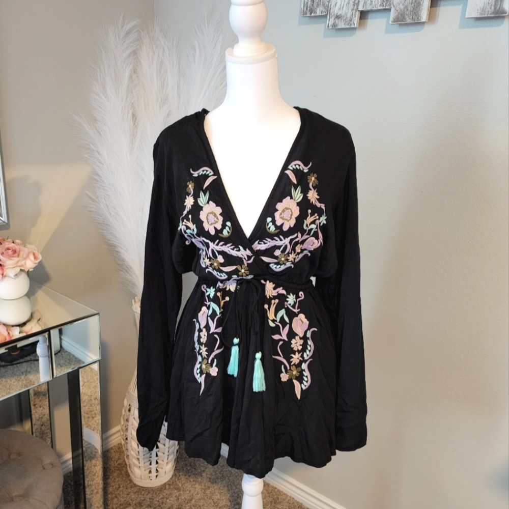 Selfie Leslie Embroidered Romper